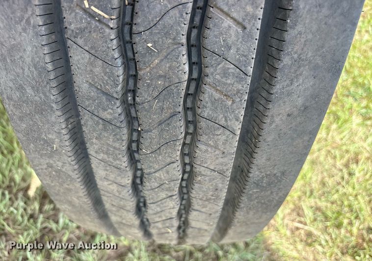 image for item DY0766 2013 Freightliner Cascadia dump truck