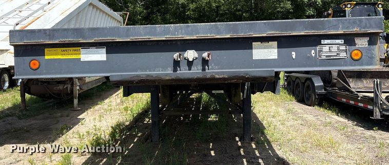 image for item DY0770 2005 Viking VFD46R16F35T drop deck equipment trailer