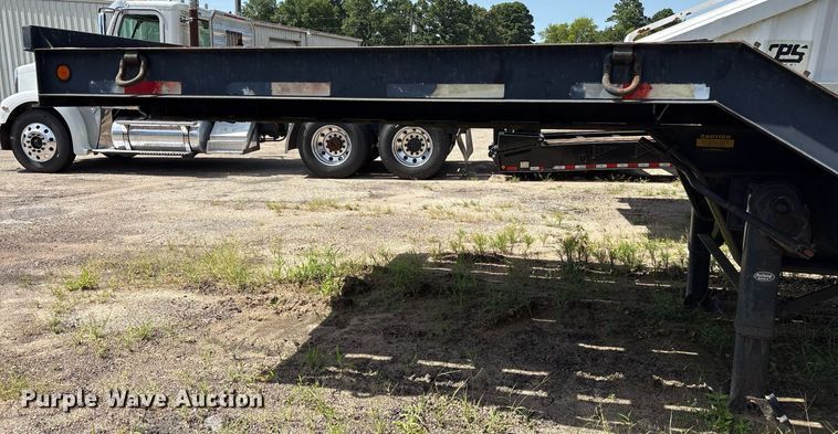 image for item DY0770 2005 Viking VFD46R16F35T drop deck equipment trailer