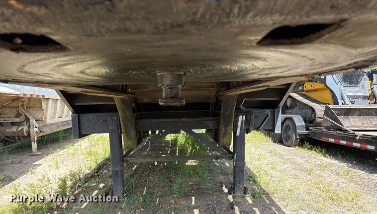 image for item DY0770 2005 Viking VFD46R16F35T drop deck equipment trailer