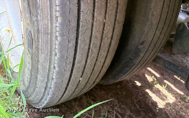 image for item DY0770 2005 Viking VFD46R16F35T drop deck equipment trailer