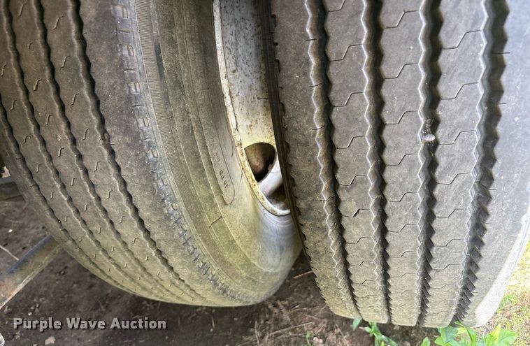 image for item DY0770 2005 Viking VFD46R16F35T drop deck equipment trailer