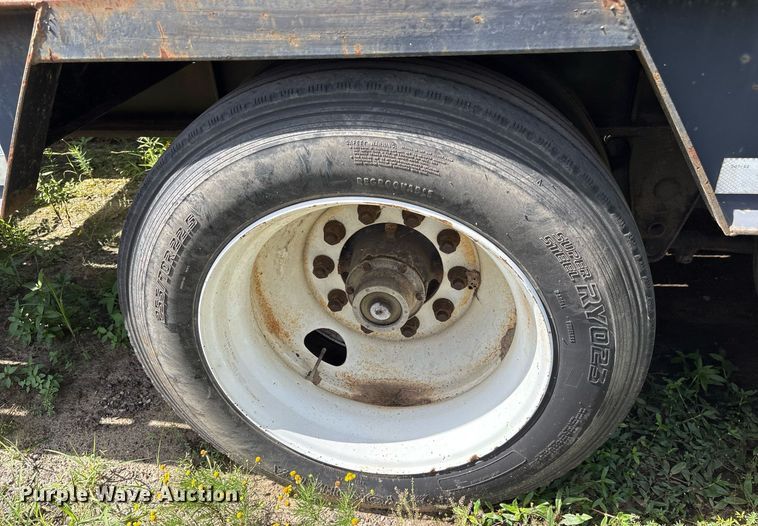 image for item DY0770 2005 Viking VFD46R16F35T drop deck equipment trailer