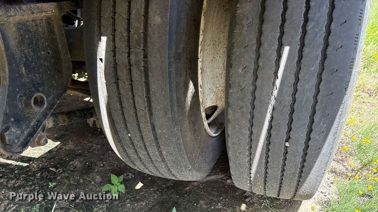 image for item DY0770 2005 Viking VFD46R16F35T drop deck equipment trailer