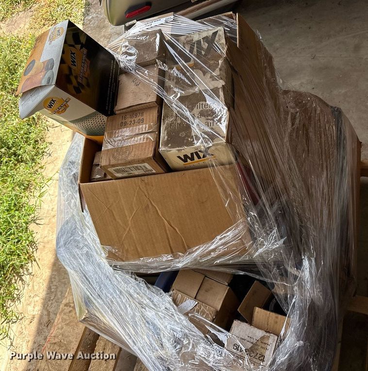 image for item DY0771 (2) pallets of automotive filters