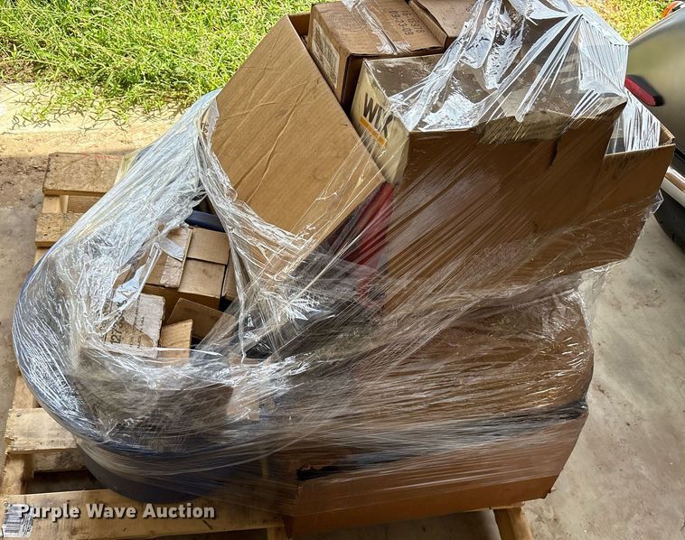 image for item DY0771 (2) pallets of automotive filters