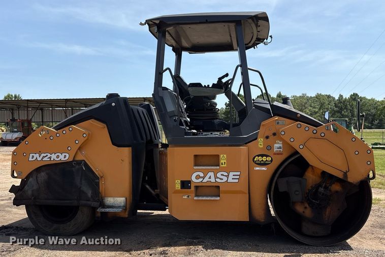 image for item DY0776 2019 Case DV210CD combination roller