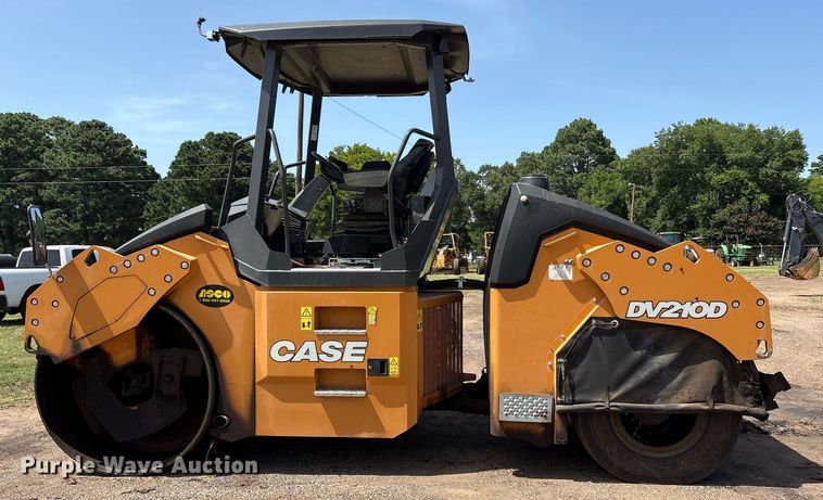 image for item DY0776 2019 Case DV210CD combination roller