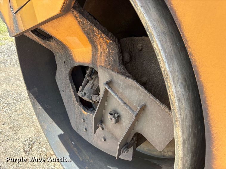 image for item DY0776 2019 Case DV210CD combination roller