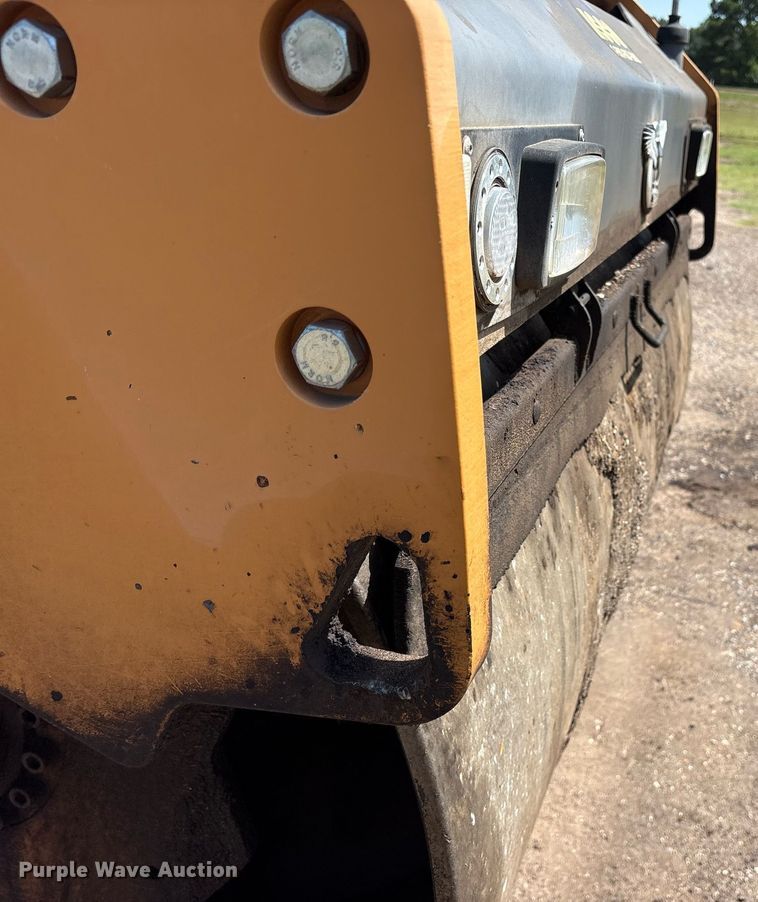 image for item DY0776 2019 Case DV210CD combination roller