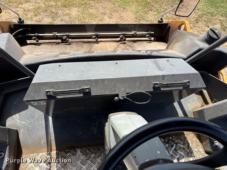 image for item DY0776 2019 Case DV210CD combination roller