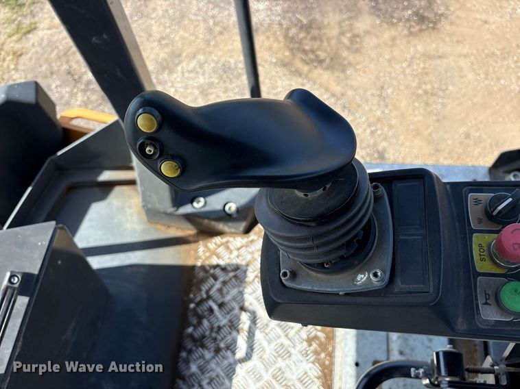 image for item DY0776 2019 Case DV210CD combination roller