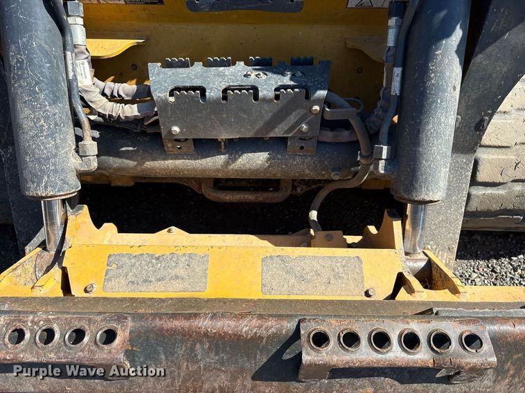 image for item DY0813 2020 John Deere 333G tracked skid steer loader