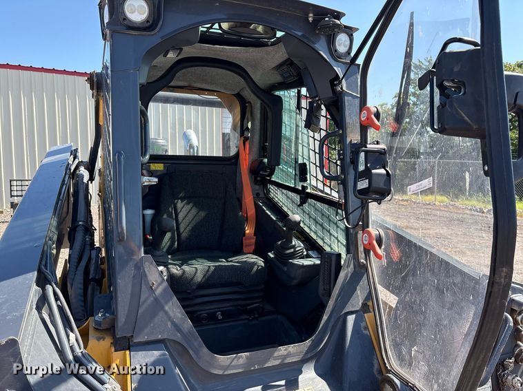 image for item DY0813 2020 John Deere 333G tracked skid steer loader