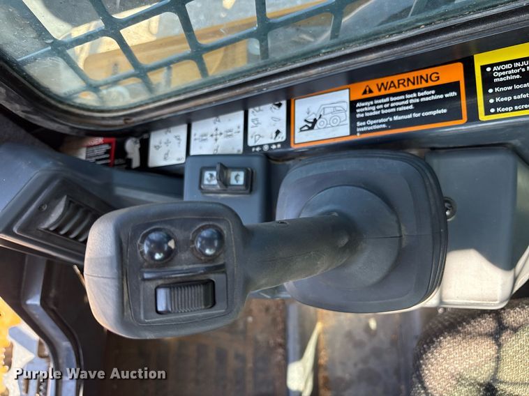 image for item DY0813 2020 John Deere 333G tracked skid steer loader