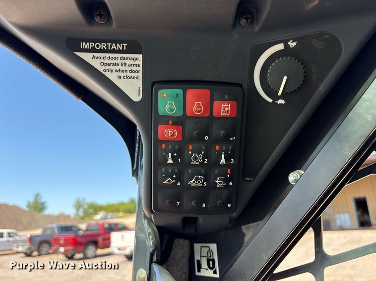 image for item DY0813 2020 John Deere 333G tracked skid steer loader