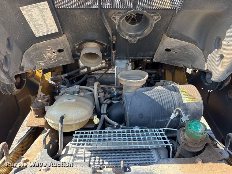 image for item DY0813 2020 John Deere 333G tracked skid steer loader