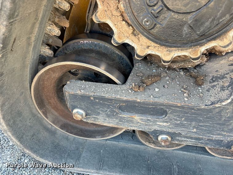 image for item DY0813 2020 John Deere 333G tracked skid steer loader