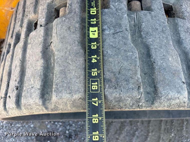 image for item DY0813 2020 John Deere 333G tracked skid steer loader