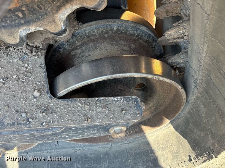 image for item DY0813 2020 John Deere 333G tracked skid steer loader