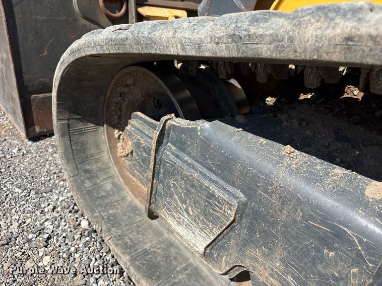 image for item DY0813 2020 John Deere 333G tracked skid steer loader