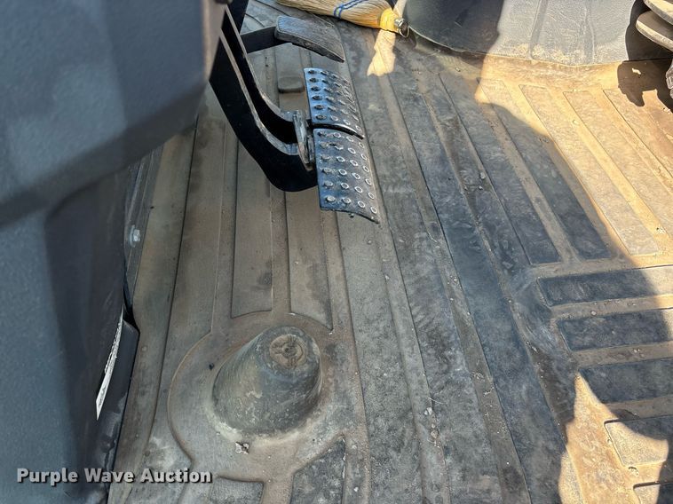 image for item DY0816 2013 John Deere 310K backhoe