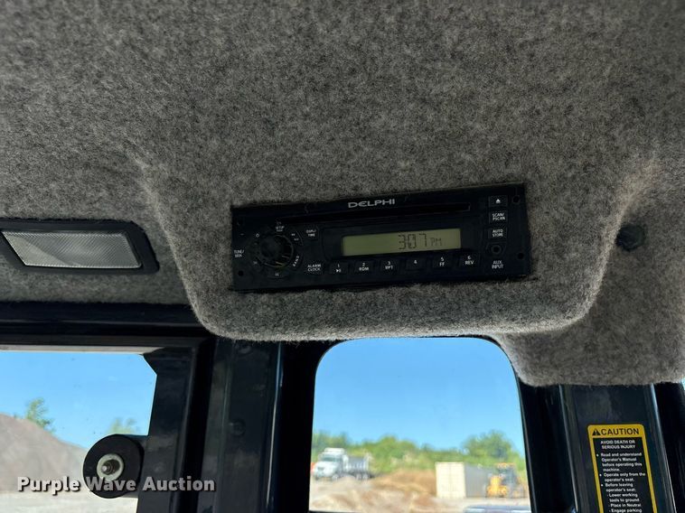 image for item DY0816 2013 John Deere 310K backhoe