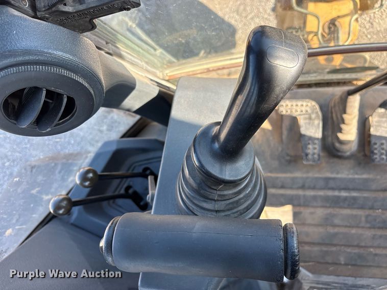 image for item DY0816 2013 John Deere 310K backhoe