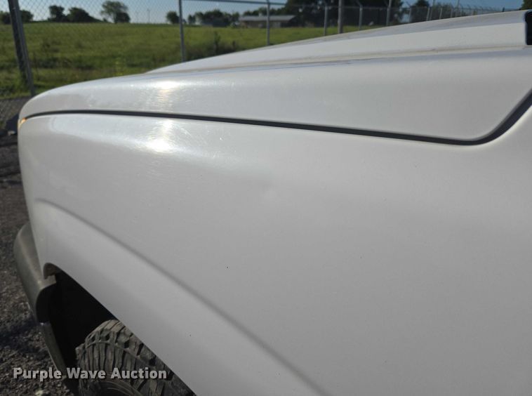 image for item DY0818 2005 Chevrolet Silverado 1500 Crew Cab pickup truck