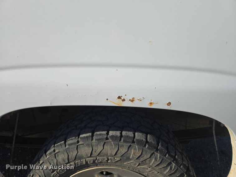 image for item DY0818 2005 Chevrolet Silverado 1500 Crew Cab pickup truck