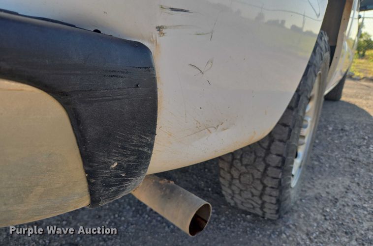 image for item DY0818 2005 Chevrolet Silverado 1500 Crew Cab pickup truck