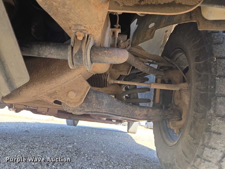 image for item DY0818 2005 Chevrolet Silverado 1500 Crew Cab pickup truck