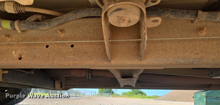 image for item DY0818 2005 Chevrolet Silverado 1500 Crew Cab pickup truck