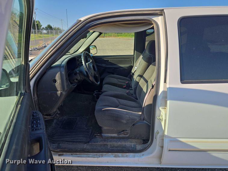 image for item DY0818 2005 Chevrolet Silverado 1500 Crew Cab pickup truck