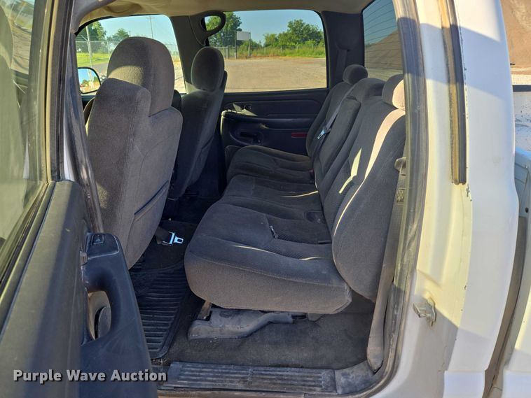 image for item DY0818 2005 Chevrolet Silverado 1500 Crew Cab pickup truck