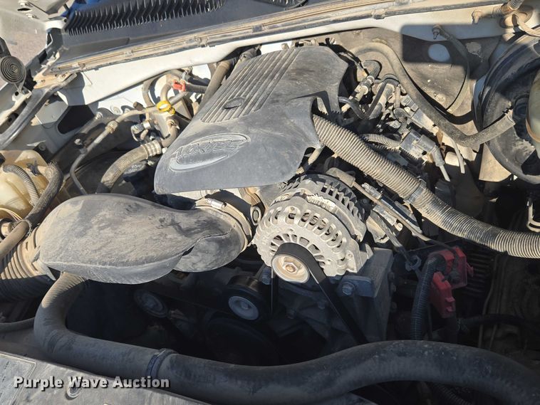 image for item DY0818 2005 Chevrolet Silverado 1500 Crew Cab pickup truck