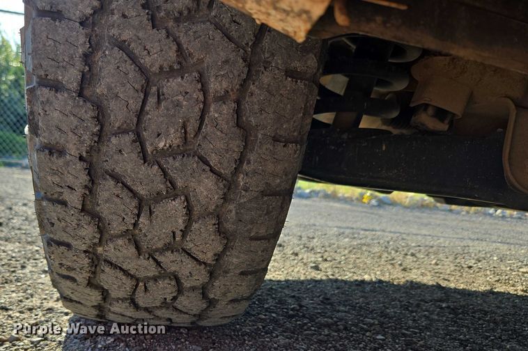 image for item DY0818 2005 Chevrolet Silverado 1500 Crew Cab pickup truck