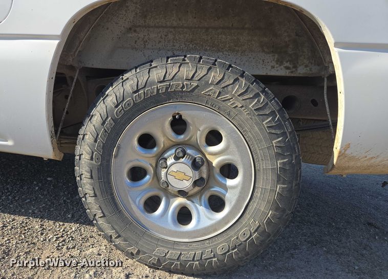 image for item DY0818 2005 Chevrolet Silverado 1500 Crew Cab pickup truck