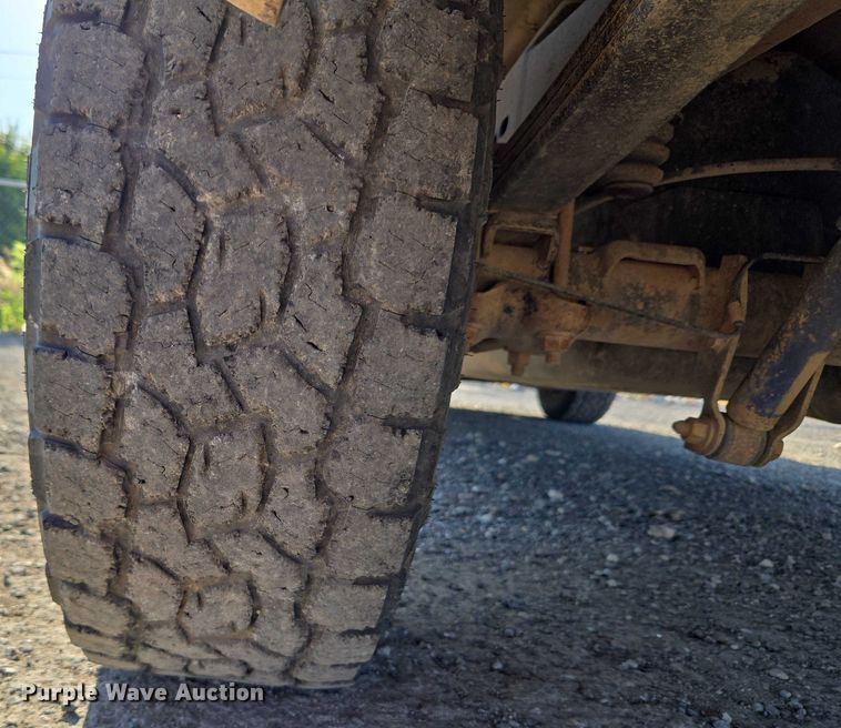 image for item DY0818 2005 Chevrolet Silverado 1500 Crew Cab pickup truck