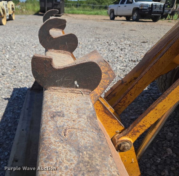 image for item DY0820 1992 John Deere 310D backhoe