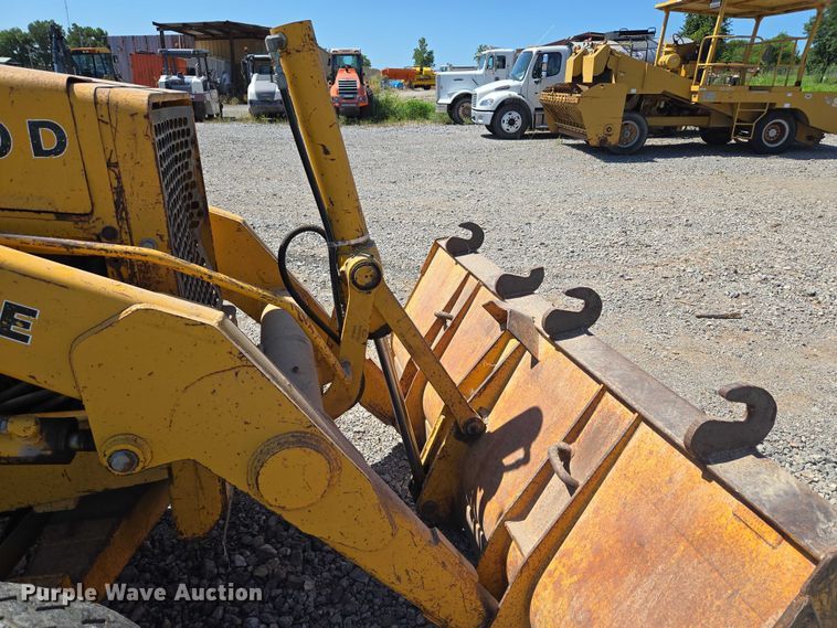 image for item DY0820 1992 John Deere 310D backhoe