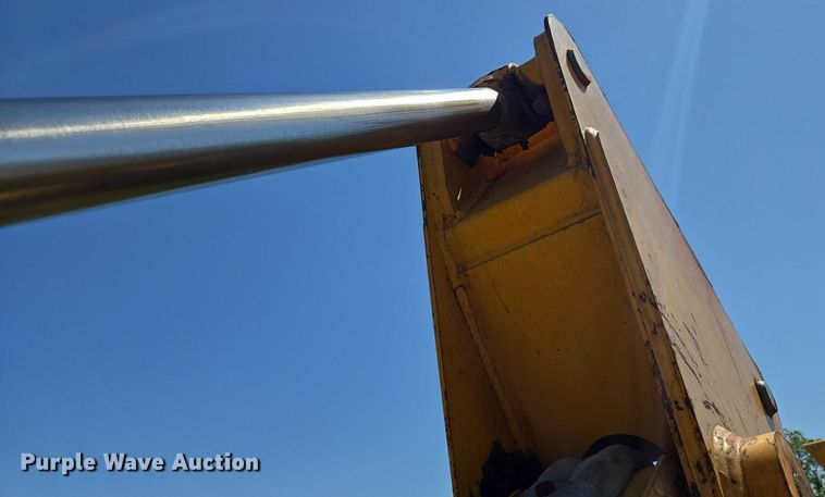 image for item DY0820 1992 John Deere 310D backhoe