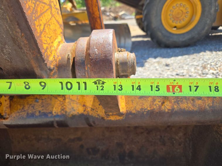 image for item DY0820 1992 John Deere 310D backhoe