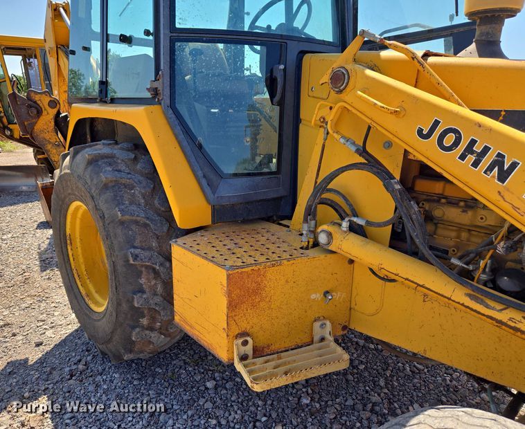 image for item DY0820 1992 John Deere 310D backhoe