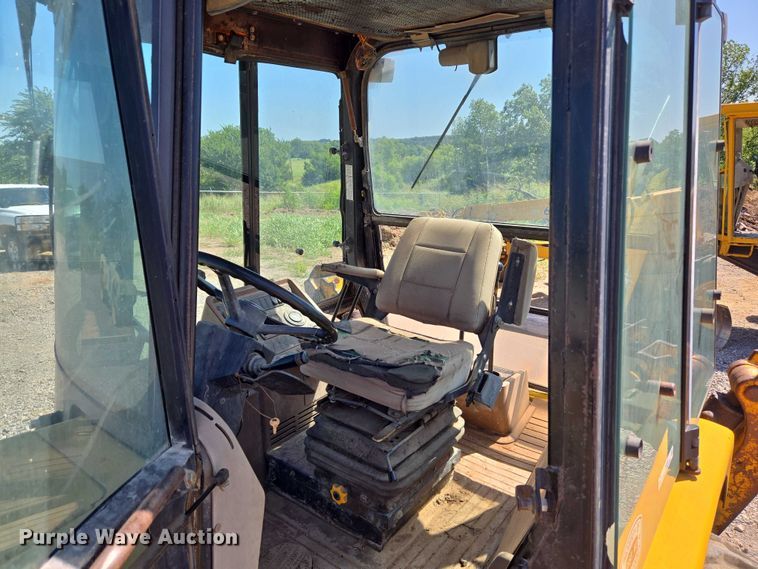 image for item DY0820 1992 John Deere 310D backhoe