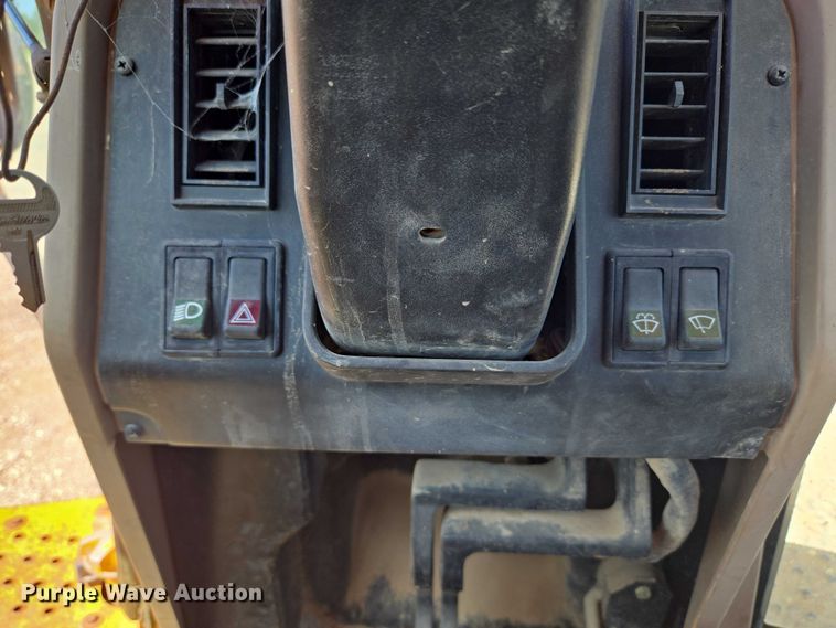 image for item DY0820 1992 John Deere 310D backhoe