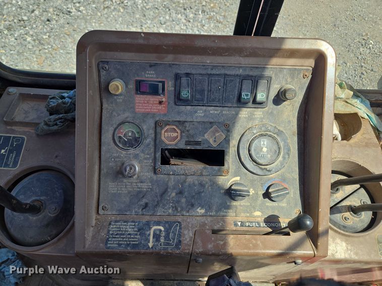 image for item DY0820 1992 John Deere 310D backhoe