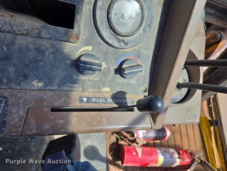 image for item DY0820 1992 John Deere 310D backhoe