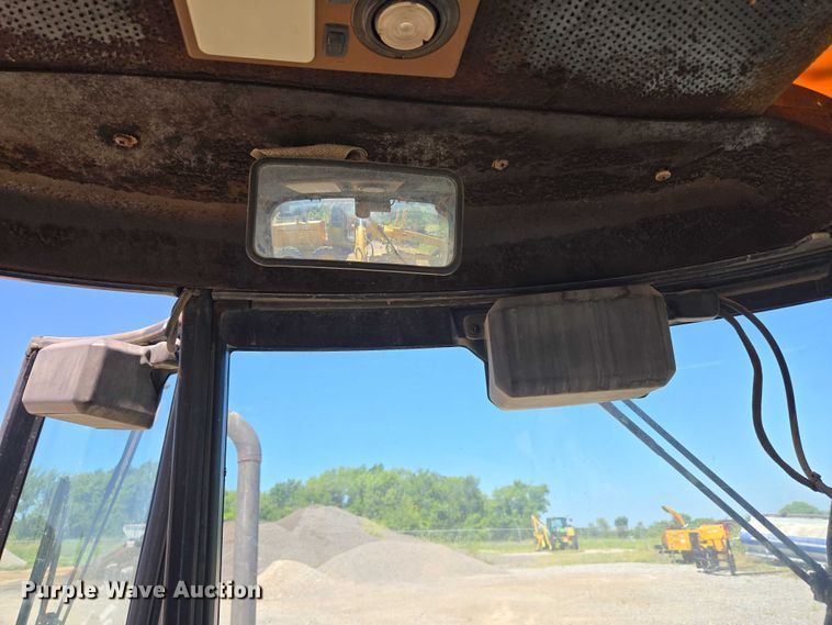 image for item DY0820 1992 John Deere 310D backhoe