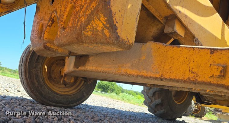 image for item DY0820 1992 John Deere 310D backhoe